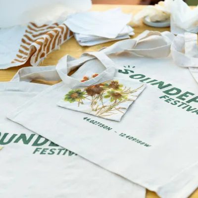 Laboratorio di ricamo a mano al Soundepoz Festival 2025